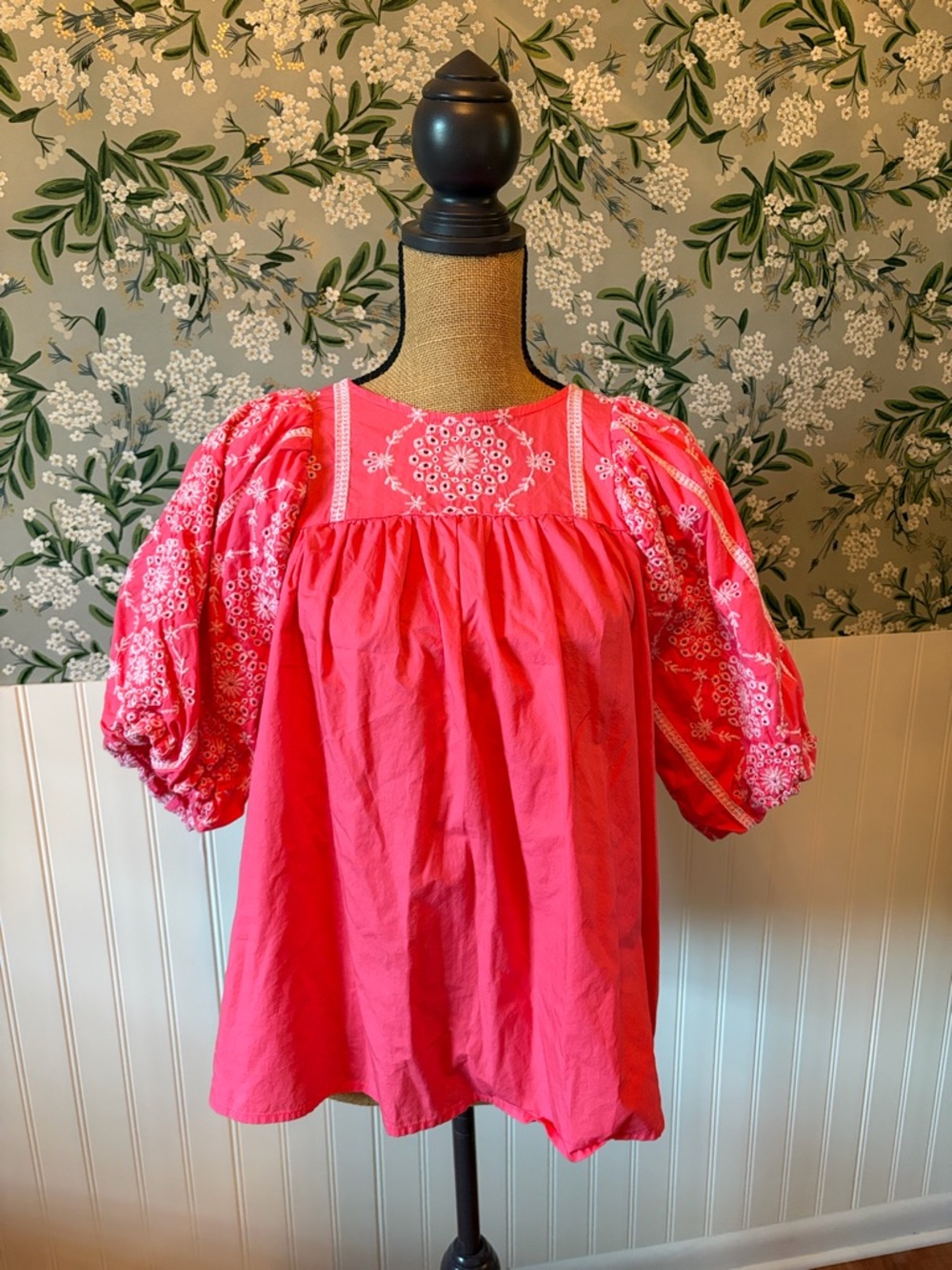 Crown and Ivy Pink Embroidered Puff-Sleeve Top